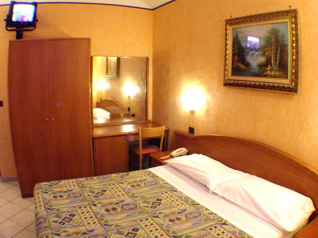 Hotel Isolabella Bussoleno المظهر الخارجي الصورة
